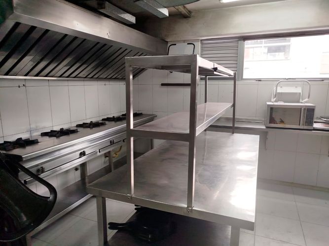 Local en arriendo en El Poblado, Medellín, 130 m² · foto 9 de 12