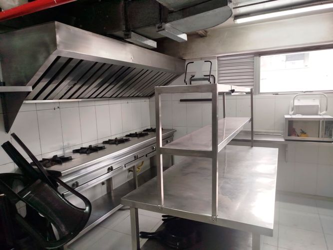 Local en arriendo en El Poblado, Medellín, 130 m² · foto 10 de 12