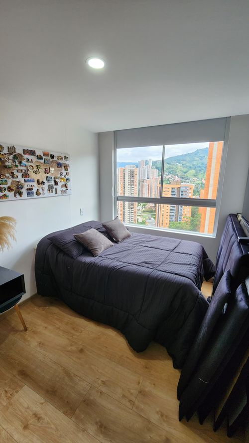 Apartamento de 2 alcobas en venta en Tres Esquinas, Sabaneta, 73 m² · foto 6 de 10
