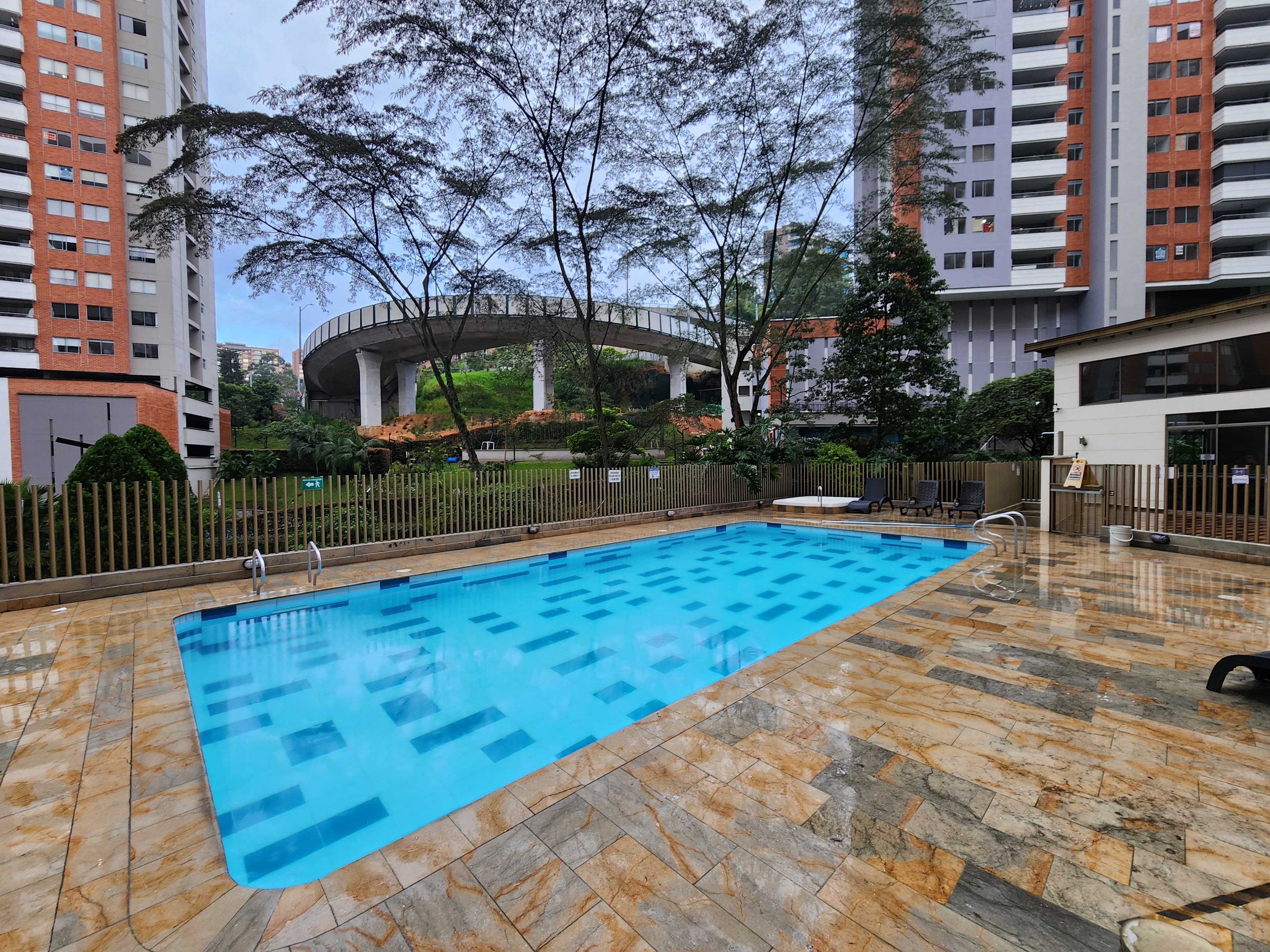 Apartamento en venta en Loma Del Esmeraldal, Envigado · foto 7 de 8