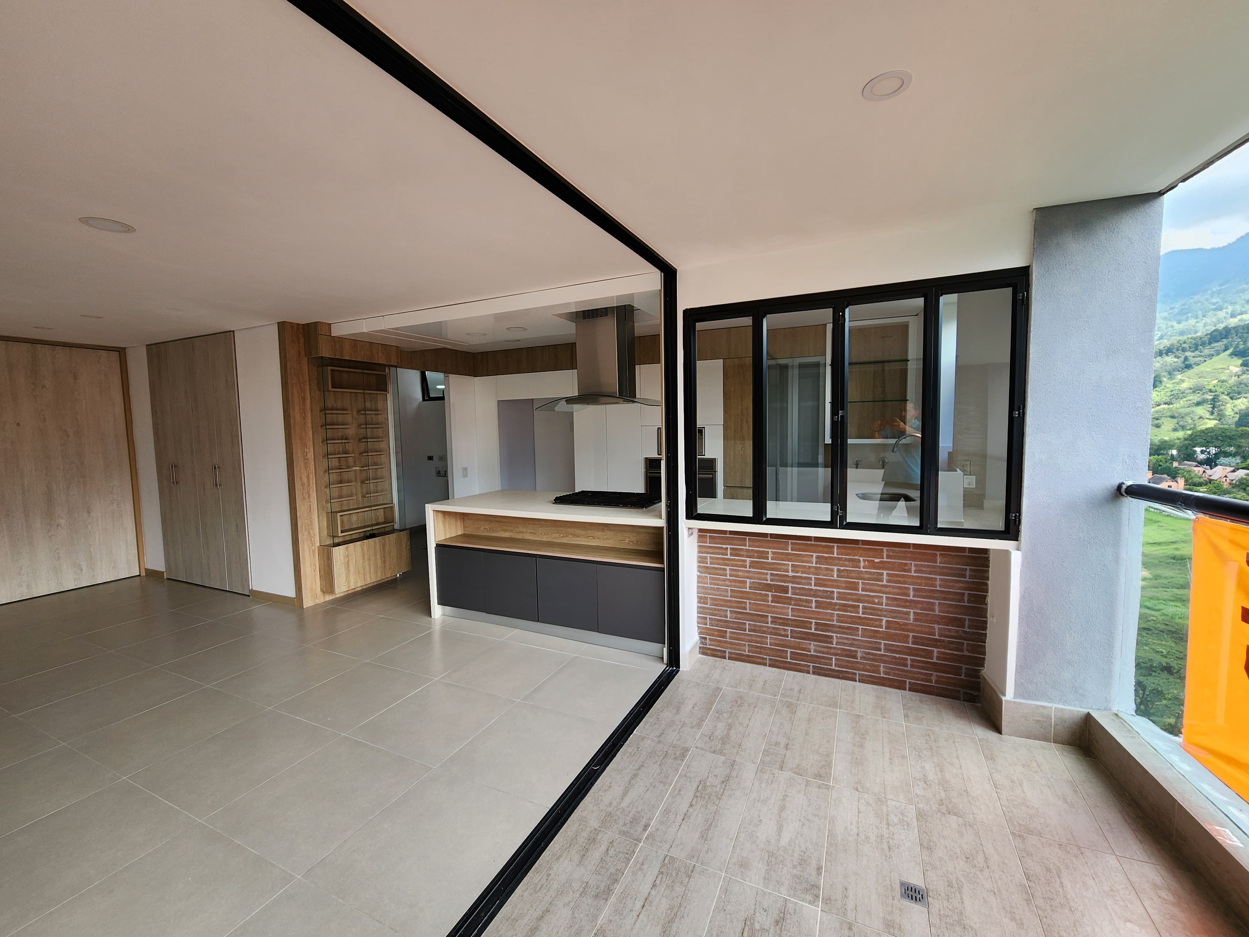 Apartamento en venta en Loma De Las Brujas, Envigado · foto 5 de 6