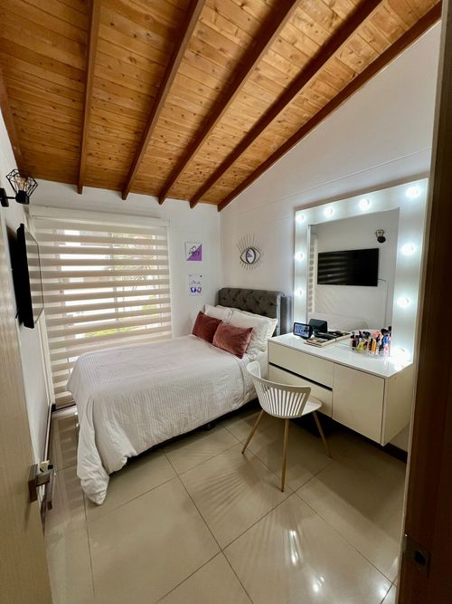 Casa de 3 alcobas en venta en Loma Del Esmeraldal, Envigado, 170 m² · foto 7 de 14