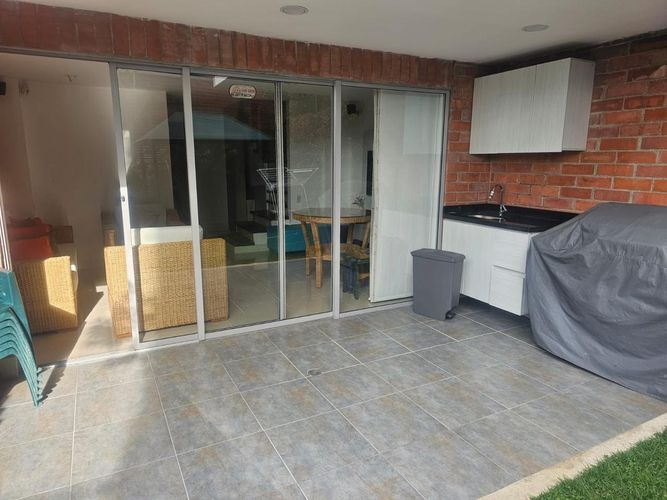 Casa de 3 alcobas en venta en Loma Del Esmeraldal, Envigado, 173 m² · foto 7 de 11