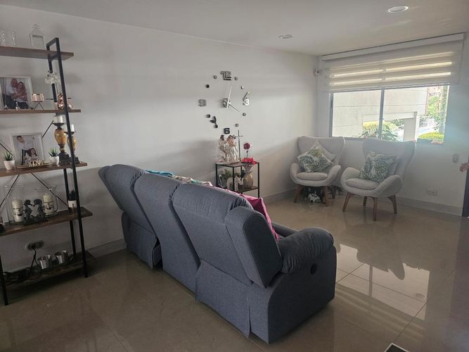 Casa de 3 alcobas en venta en Loma Del Esmeraldal, Envigado, 173 m² · foto 9 de 11