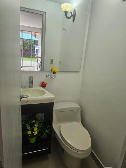 Casa de 3 alcobas en venta en Loma Del Esmeraldal, Envigado, 173 m² · foto 10 de 11