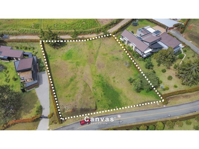Lote en venta en Quirama, El Carmen de Viboral, 2583 m² · foto 4 de 5