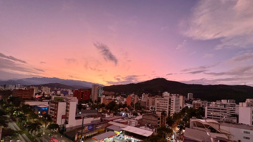 Apartamento de 3 alcobas en venta en Versalles, Cali, 237 m² · foto 7 de 9