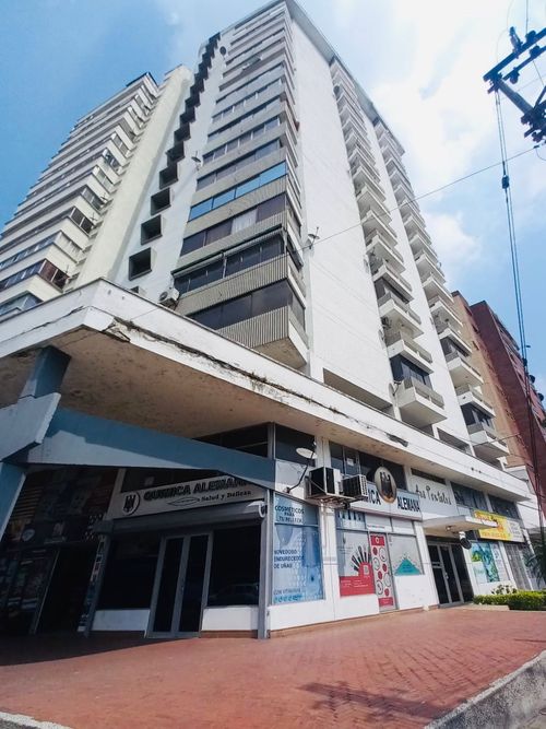 Apartamento de 3 alcobas en venta en Versalles, Cali, 237 m² · foto 9 de 9