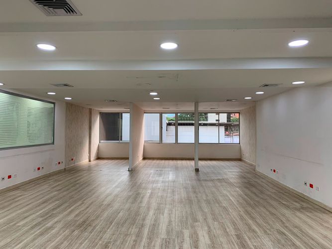 Oficina en arriendo en Santa Maria De Los Angeles, Medellín, 480 m² · foto 4 de 12