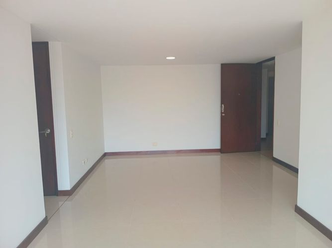 Apartamento de 3 alcobas en arriendo en El Poblado, Medellín, 120 m² · foto 3 de 20