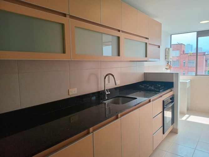 Apartamento de 3 alcobas en arriendo en El Poblado, Medellín, 120 m² · foto 5 de 20