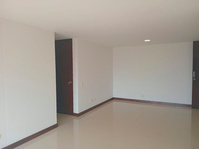 Apartamento de 3 alcobas en arriendo en El Poblado, Medellín, 120 m² · foto 8 de 20