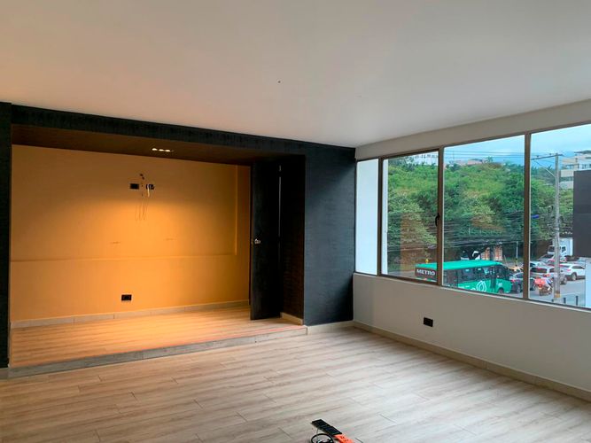 Oficina en arriendo en El Poblado, Medellín, 240 m² · foto 5 de 14