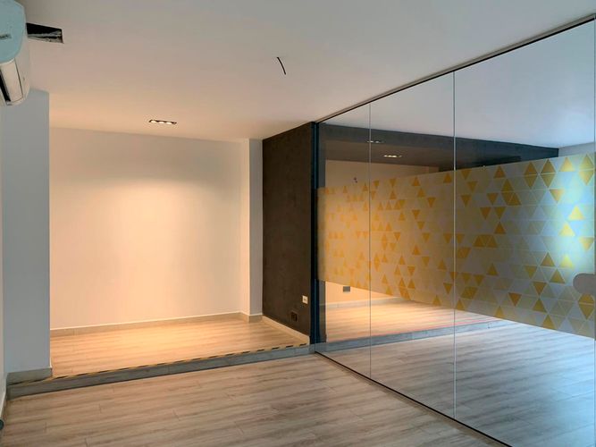 Oficina en arriendo en El Poblado, Medellín, 240 m² · foto 11 de 14