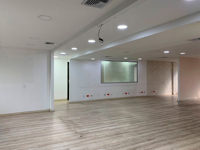 Oficina en arriendo en El Poblado, Medellín, 240 m² · foto 12 de 14