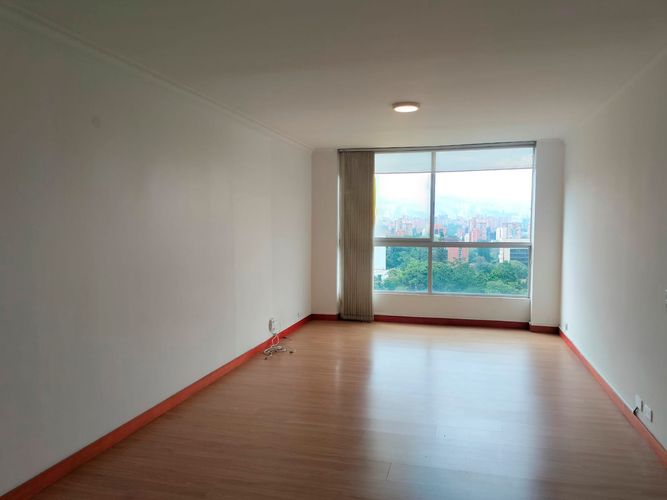 Apartamento de 2 alcobas en arriendo en El Poblado, Medellín, 75 m² · foto 2 de 15