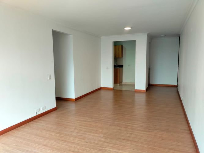 Apartamento de 2 alcobas en arriendo en El Poblado, Medellín, 75 m² · foto 3 de 15