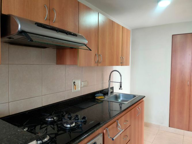 Apartamento de 2 alcobas en arriendo en El Poblado, Medellín, 75 m² · foto 5 de 15
