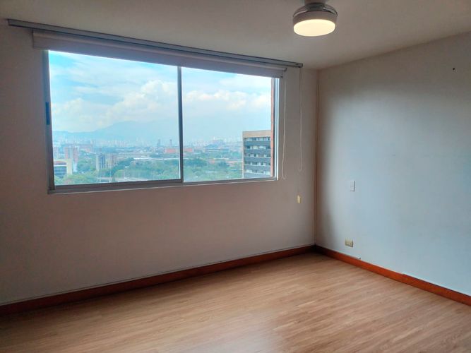 Apartamento de 2 alcobas en arriendo en El Poblado, Medellín, 75 m² · foto 13 de 15