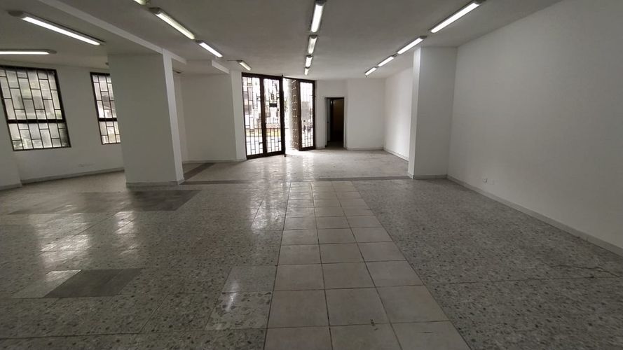 Local en arriendo en El Centro, Manizales, 116 m² · foto 2 de 10