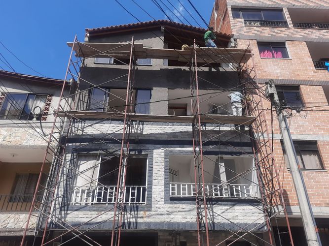 Casa de 4 alcobas en venta en San Jose Obrero, Bello, 89 m² · foto 2 de 17
