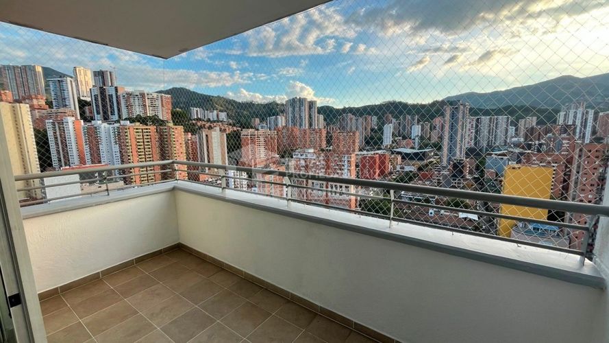 Apartaestudio en venta en Aves Maria, Sabaneta, 85 m² · foto 8 de 13
