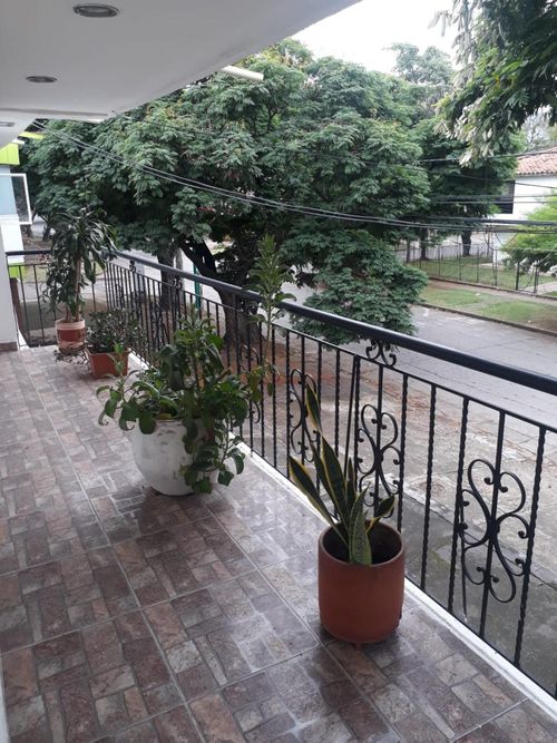 Casa de 5 alcobas en venta en La Flora, Cali, 301 m² · foto 3 de 24