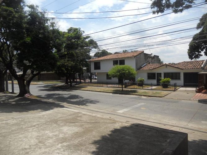 Casa de 5 alcobas en venta en La Flora, Cali, 301 m² · foto 5 de 24