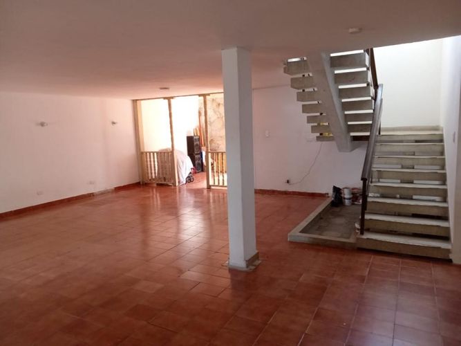 Casa de 5 alcobas en venta en La Flora, Cali, 301 m² · foto 7 de 24