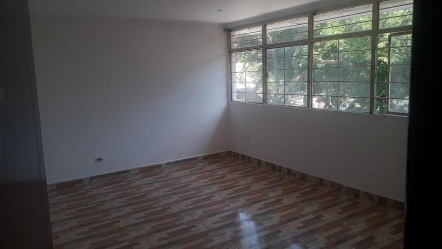 Casa de 5 alcobas en venta en La Flora, Cali, 301 m² · foto 12 de 24
