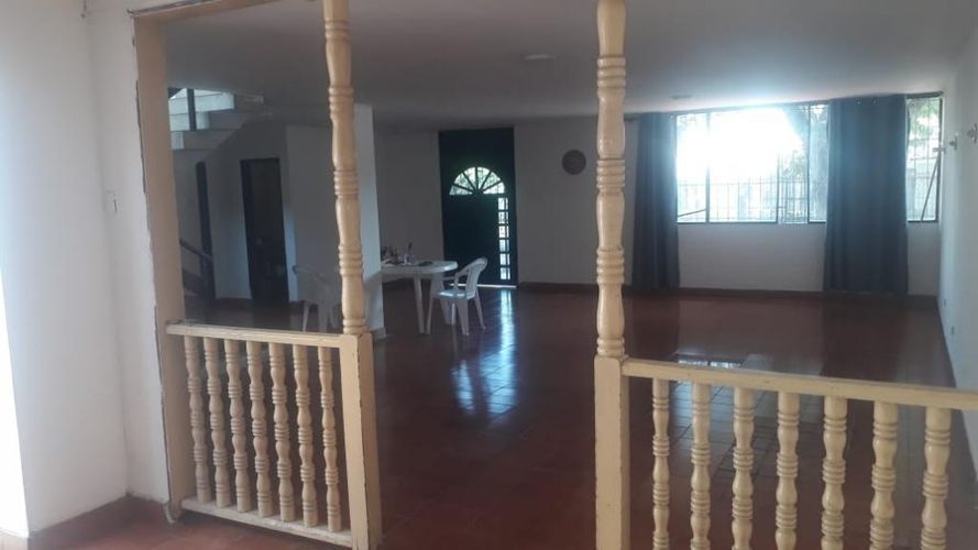 Casa de 5 alcobas en venta en La Flora, Cali, 301 m² · foto 19 de 24