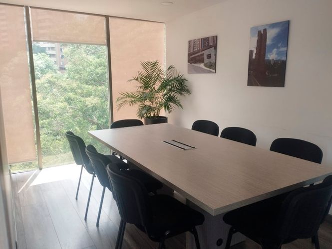 Oficina en arriendo en El Poblado, Medellín, 62 m² · foto 3 de 10