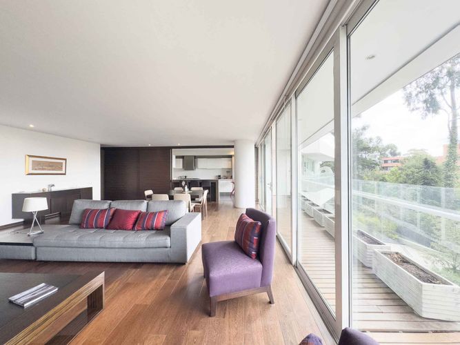 Apartamento de 3 alcobas en venta en Los Rosales, Bogotá, 295 m² · foto 5 de 18