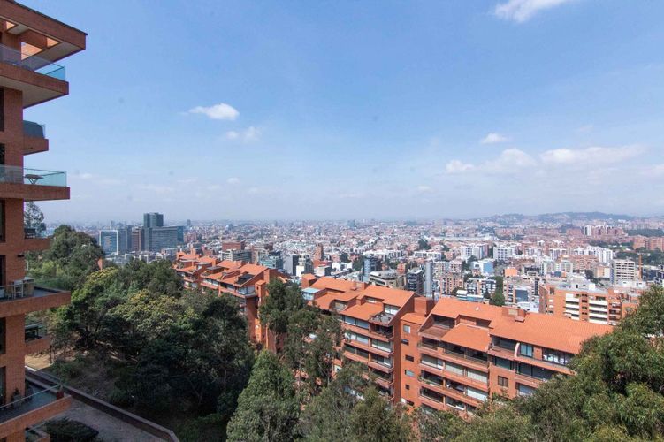 Apartamento de 3 alcobas en venta en Santa Barbara Alta, Bogotá, 326 m² · foto 4 de 24