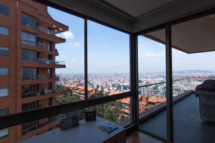 Apartamento de 3 alcobas en venta en Santa Barbara Alta, Bogotá, 326 m² · foto 6 de 24