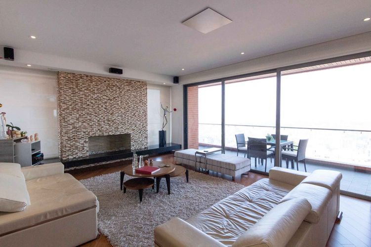 Apartamento de 3 alcobas en venta en Santa Barbara Alta, Bogotá, 326 m² · foto 12 de 24