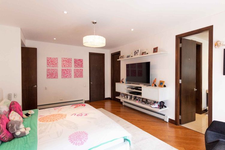 Apartamento de 3 alcobas en venta en Santa Barbara Alta, Bogotá, 326 m² · foto 16 de 24