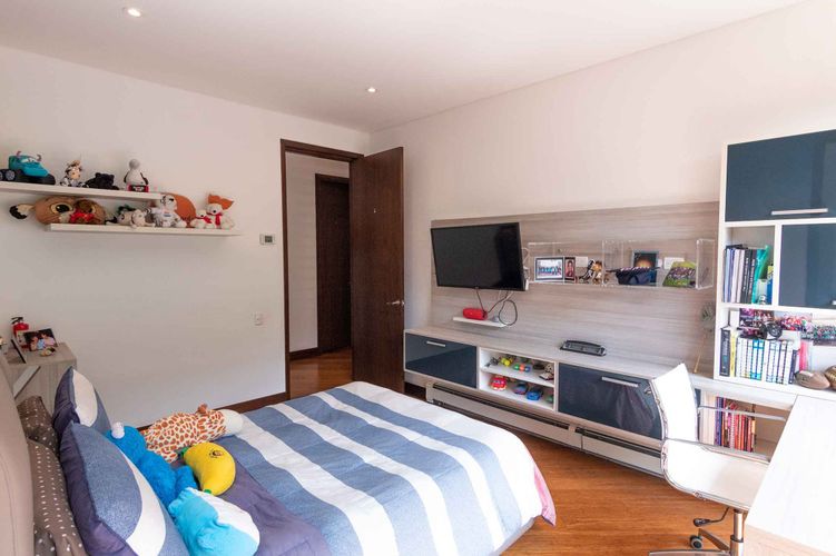 Apartamento de 3 alcobas en venta en Santa Barbara Alta, Bogotá, 326 m² · foto 21 de 24