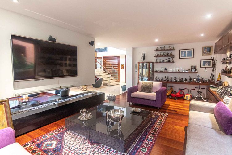 Casa de 5 alcobas en venta en San Jose De Bavaria, Bogotá, 600 m² · foto 5 de 24