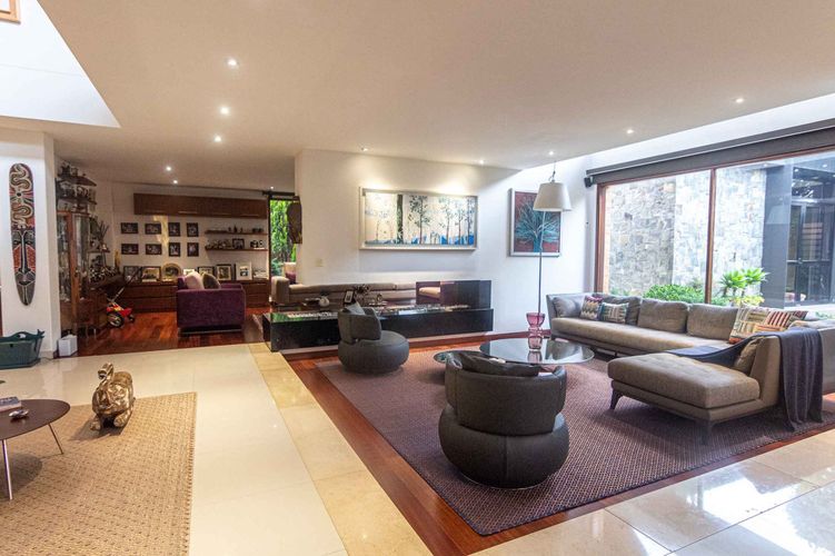 Casa de 5 alcobas en venta en San Jose De Bavaria, Bogotá, 600 m² · foto 6 de 24
