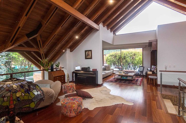 Casa de 5 alcobas en venta en San Jose De Bavaria, Bogotá, 600 m² · foto 13 de 24