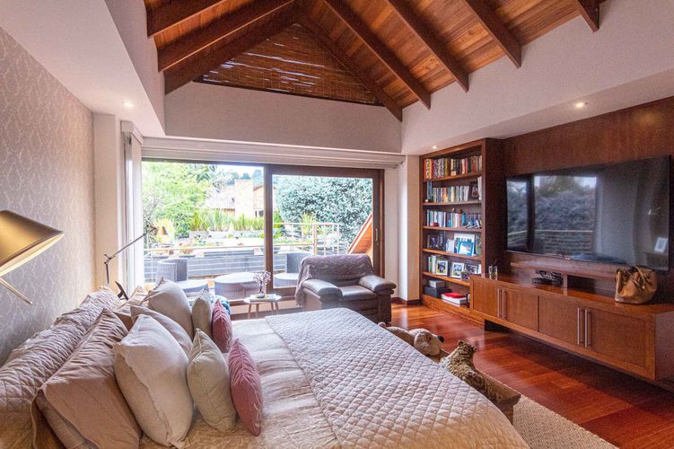 Casa de 5 alcobas en venta en San Jose De Bavaria, Bogotá, 600 m² · foto 19 de 24