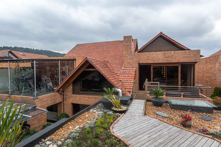Casa de 5 alcobas en venta en San Jose De Bavaria, Bogotá, 600 m² · foto 22 de 24