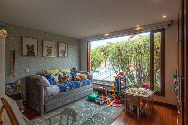 Casa de 5 alcobas en venta en San Jose De Bavaria, Bogotá, 600 m² · foto 23 de 24