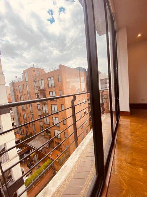 Apartamento de 2 alcobas en venta en Chico Norte, Bogotá, 90 m² · foto 10 de 22