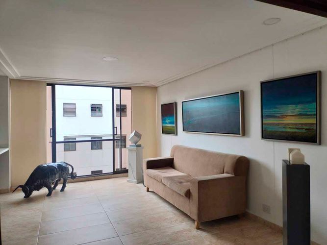 Apartamento de 3 alcobas en arriendo en El Poblado, Medellín, 245 m² · foto 5 de 20
