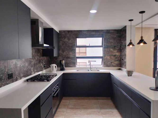 Apartamento de 3 alcobas en arriendo en El Poblado, Medellín, 245 m² · foto 13 de 20