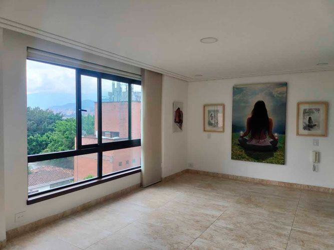 Apartamento de 3 alcobas en arriendo en El Poblado, Medellín, 245 m² · foto 18 de 20