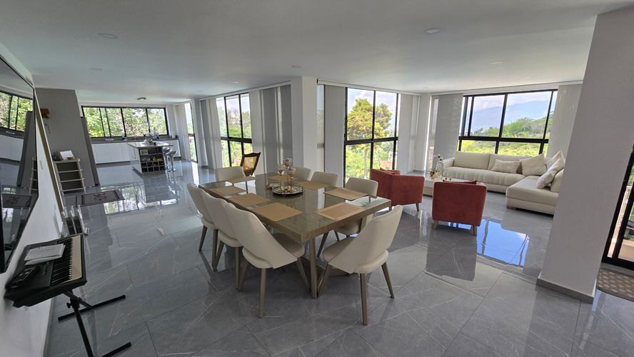 Casa de 4 alcobas en venta en Ruitoque Alto, Floridablanca, 380 m² · foto 3 de 24