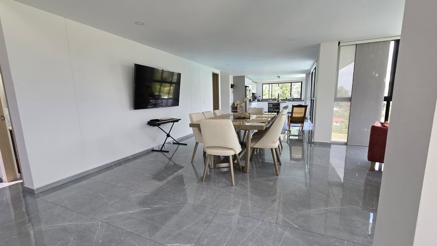 Casa de 4 alcobas en venta en Ruitoque Alto, Floridablanca, 380 m² · foto 4 de 24